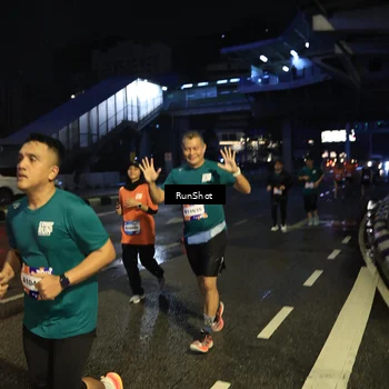 Runner Photo 7904430