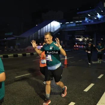 Runner Photo 7904436