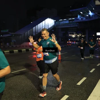 Runner Photo 7904445