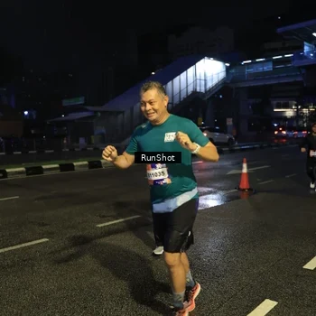 Runner Photo 7904449