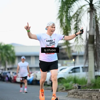Runner Photo 7904464