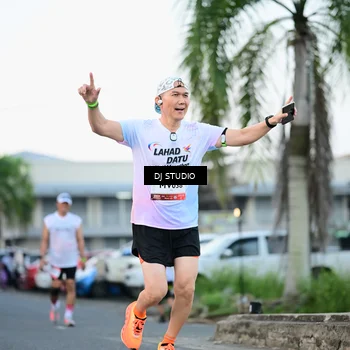 Runner Photo 7904468