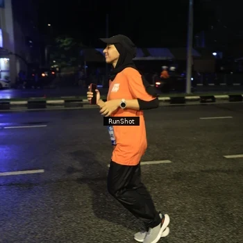Runner Photo 7904509