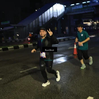 Runner Photo 7904538