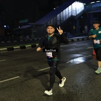 Runner Photo 7904542