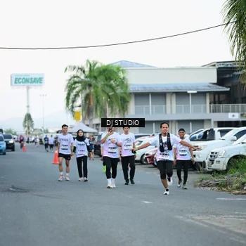 Runner Photo 7904543