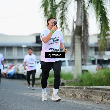 Runner Photo 7904569