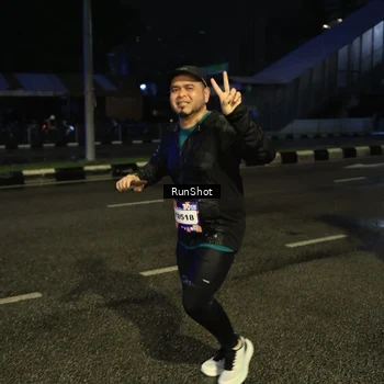 Runner Photo 7904573