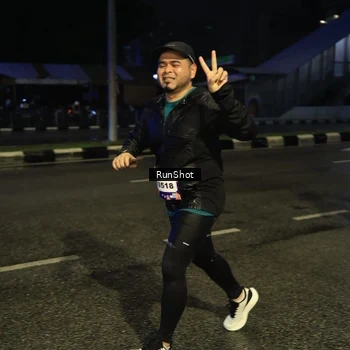 Runner Photo 7904579