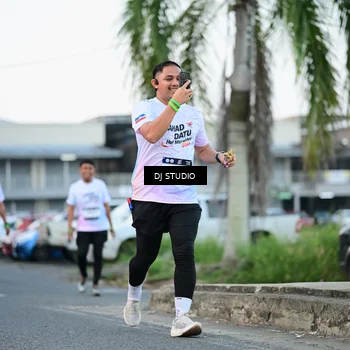 Runner Photo 7904580