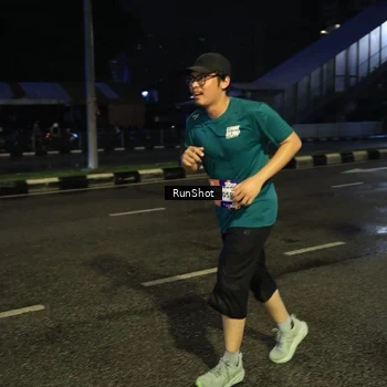 Runner Photo 7904609