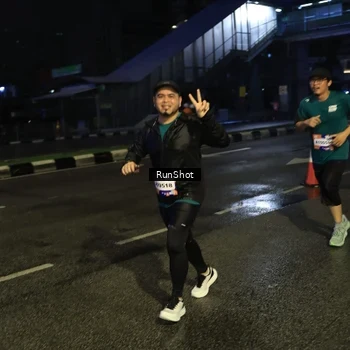 Runner Photo 7904611