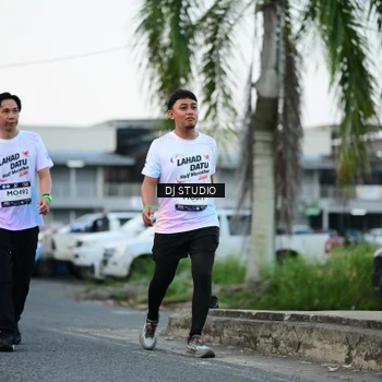 Runner Photo 7904617