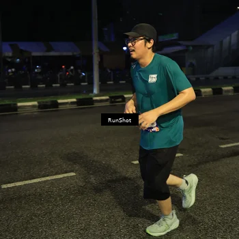 Runner Photo 7904624