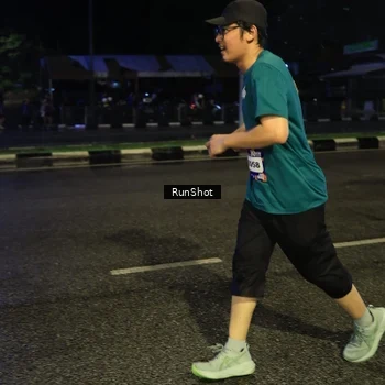 Runner Photo 7904630