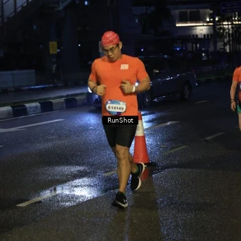 Runner Photo 7904654