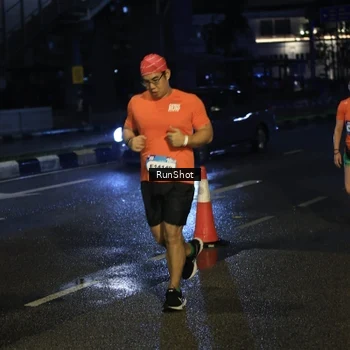 Runner Photo 7904655