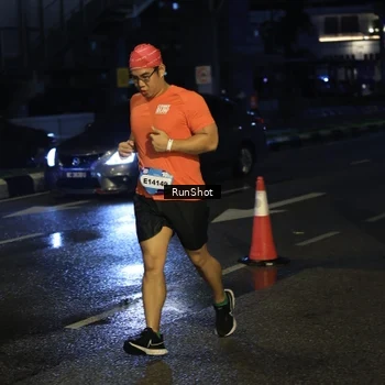 Runner Photo 7904664