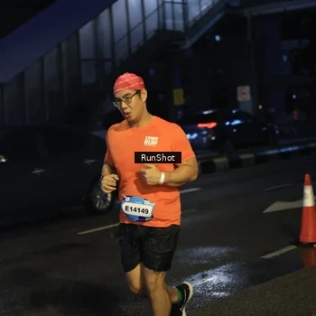 Runner Photo 7904684
