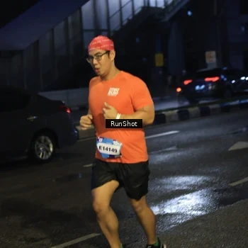 Runner Photo 7904687