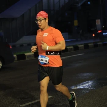 Runner Photo 7904690