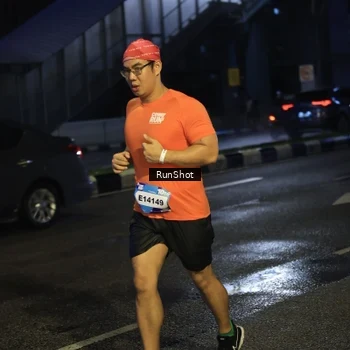 Runner Photo 7904691