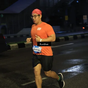Runner Photo 7904695