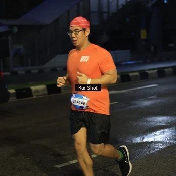 Runner Photo 7904699