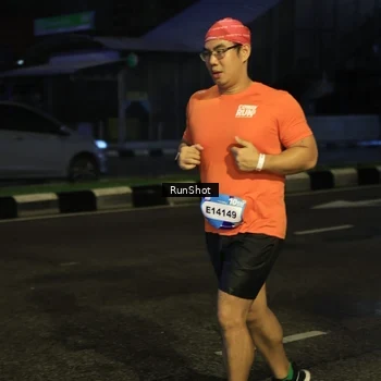 Runner Photo 7904702