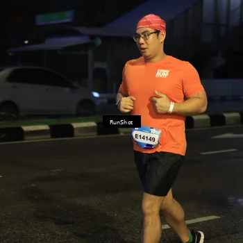 Runner Photo 7904703