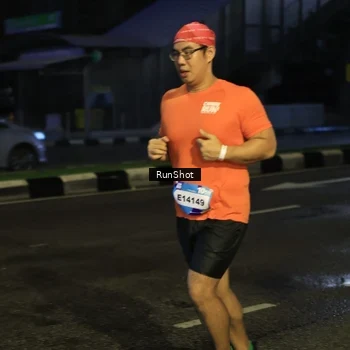 Runner Photo 7904705