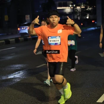 Runner Photo 7904740