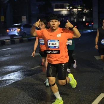 Runner Photo 7904741