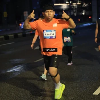 Runner Photo 7904743