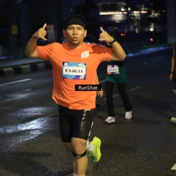 Runner Photo 7904752