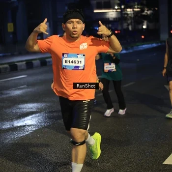 Runner Photo 7904753