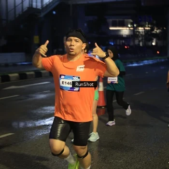 Runner Photo 7904754
