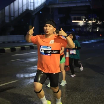Runner Photo 7904755