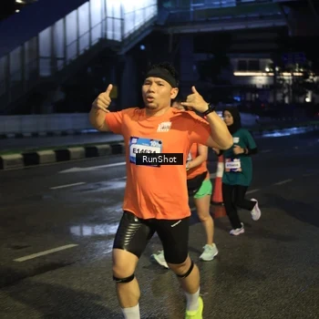 Runner Photo 7904760