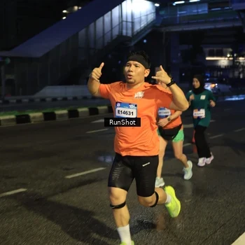Runner Photo 7904765
