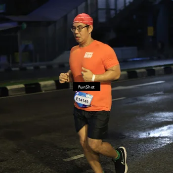 Runner Photo 7904769