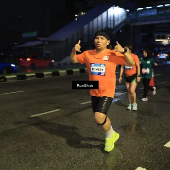 Runner Photo 7904770