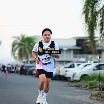 Runner Photo 7904771