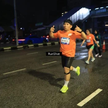 Runner Photo 7904781