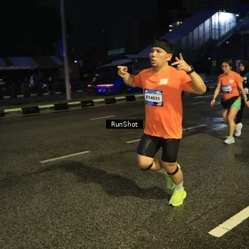 Runner Photo 7904791