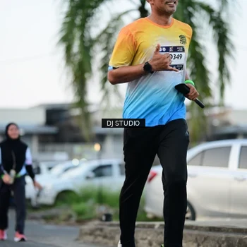 Runner Photo 7904898
