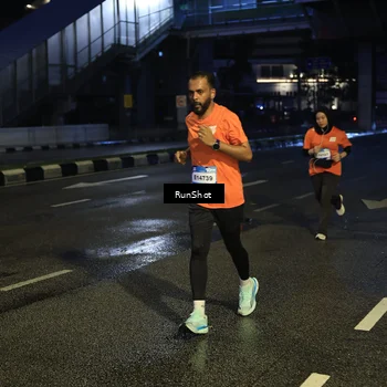 Runner Photo 7904945