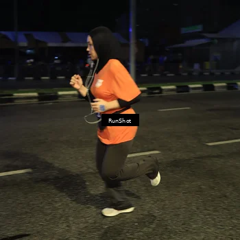 Runner Photo 7905034