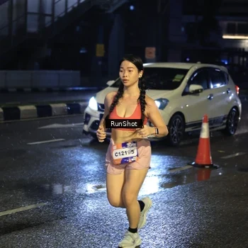 Runner Photo 7905091
