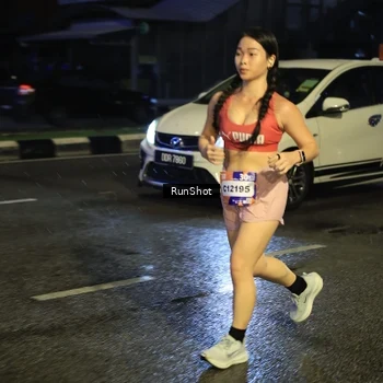 Runner Photo 7905118